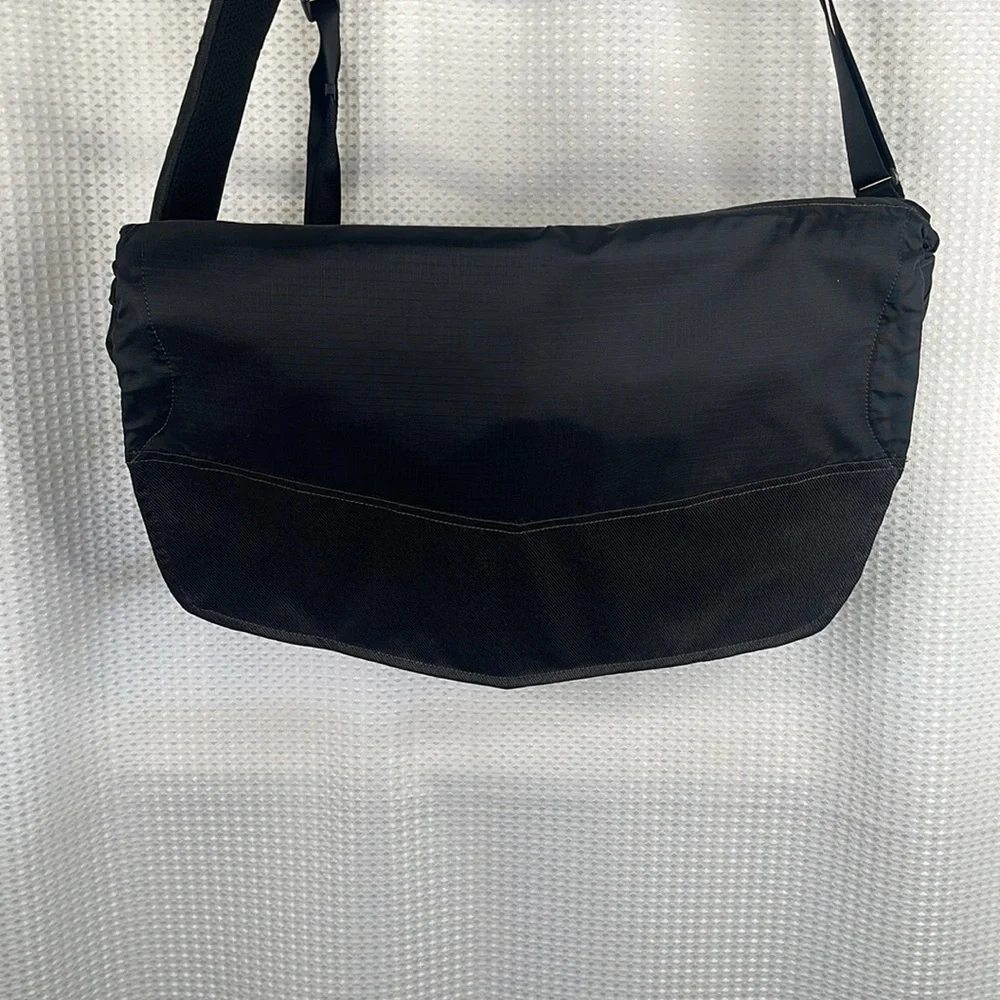 Jack Wolfskin Wool Tech Messenger Bag Laptop Crossbody School Work NWT